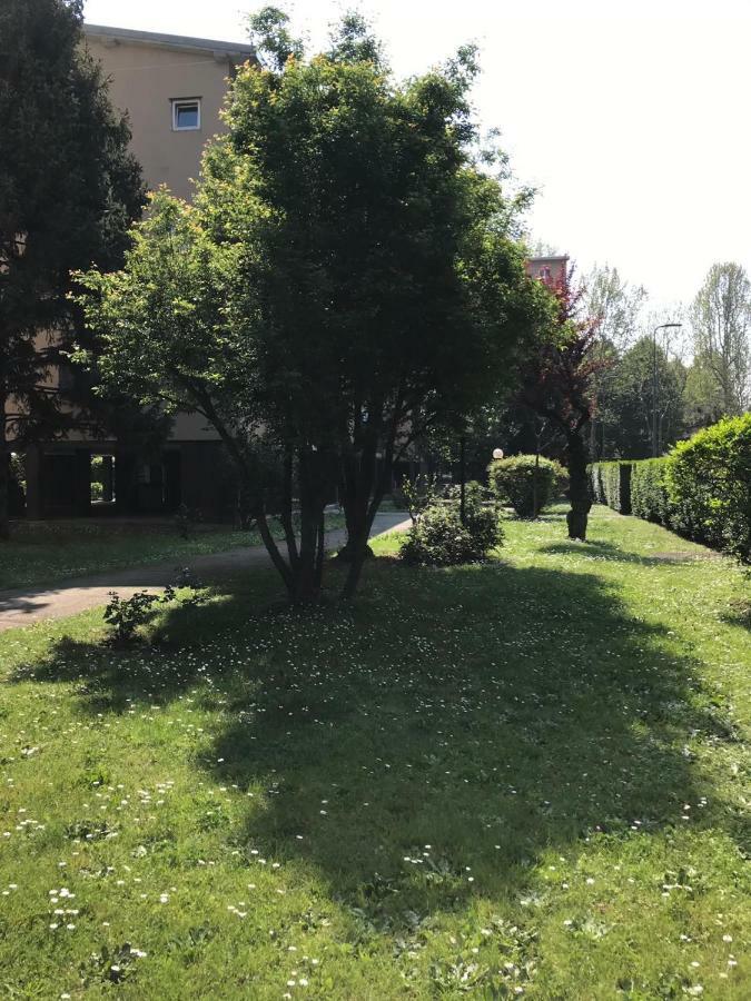 Bright Flat With Shared Garden Apartment Milan Exterior photo
