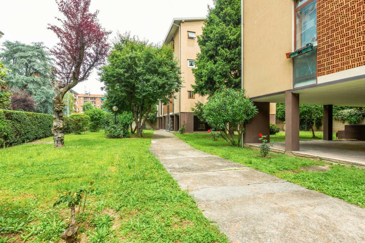 Bright Flat With Shared Garden Apartment Milan Exterior photo